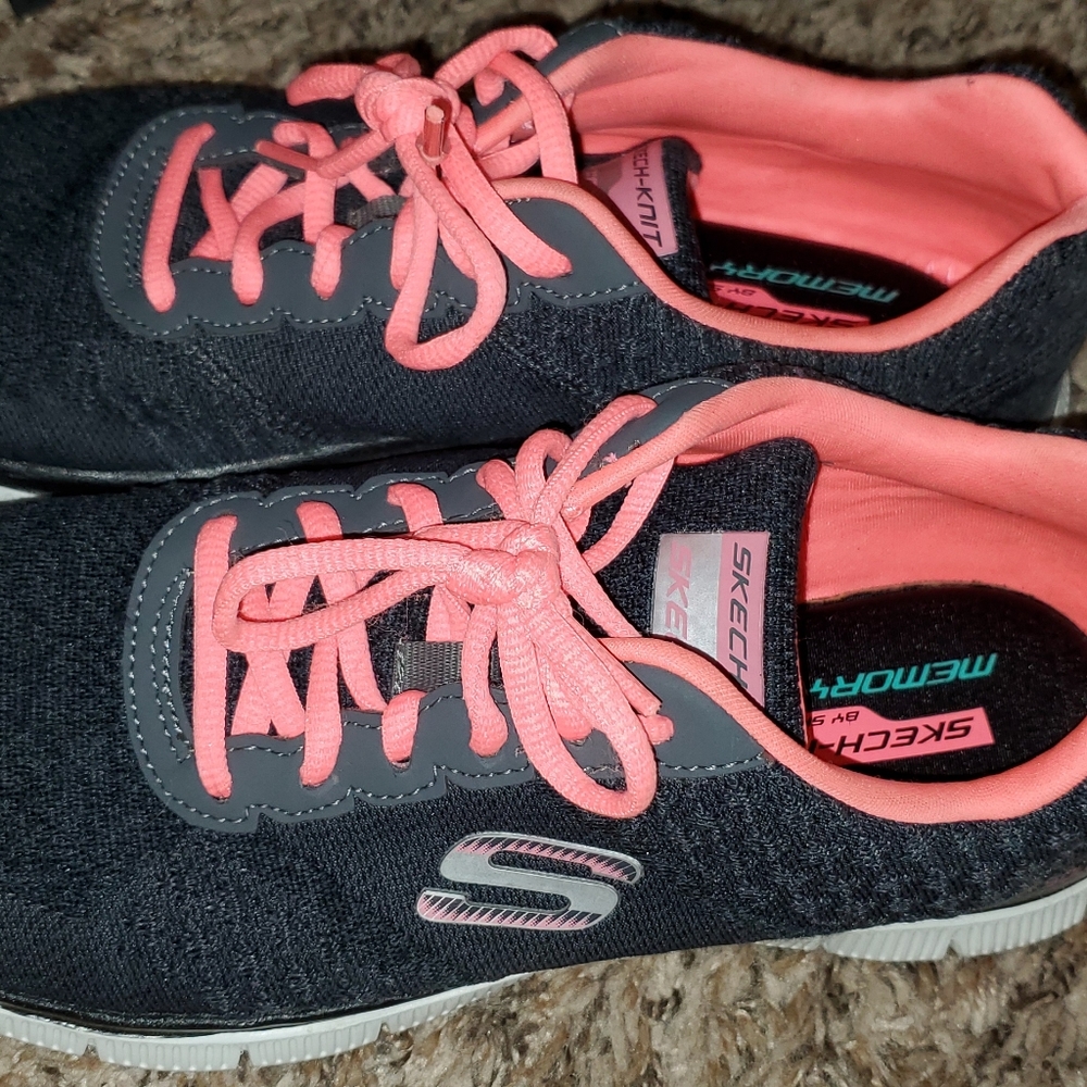 Skechers